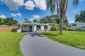 Updated Seminole Home with Pool - 7 Mi to Beach!